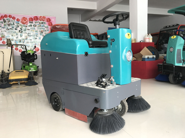 掃地車清掃地面的原理是什么？